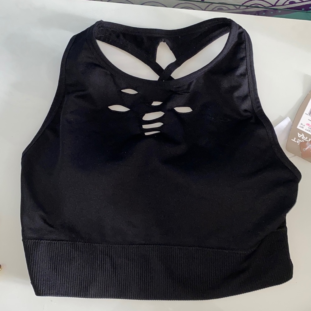 Black sports bra